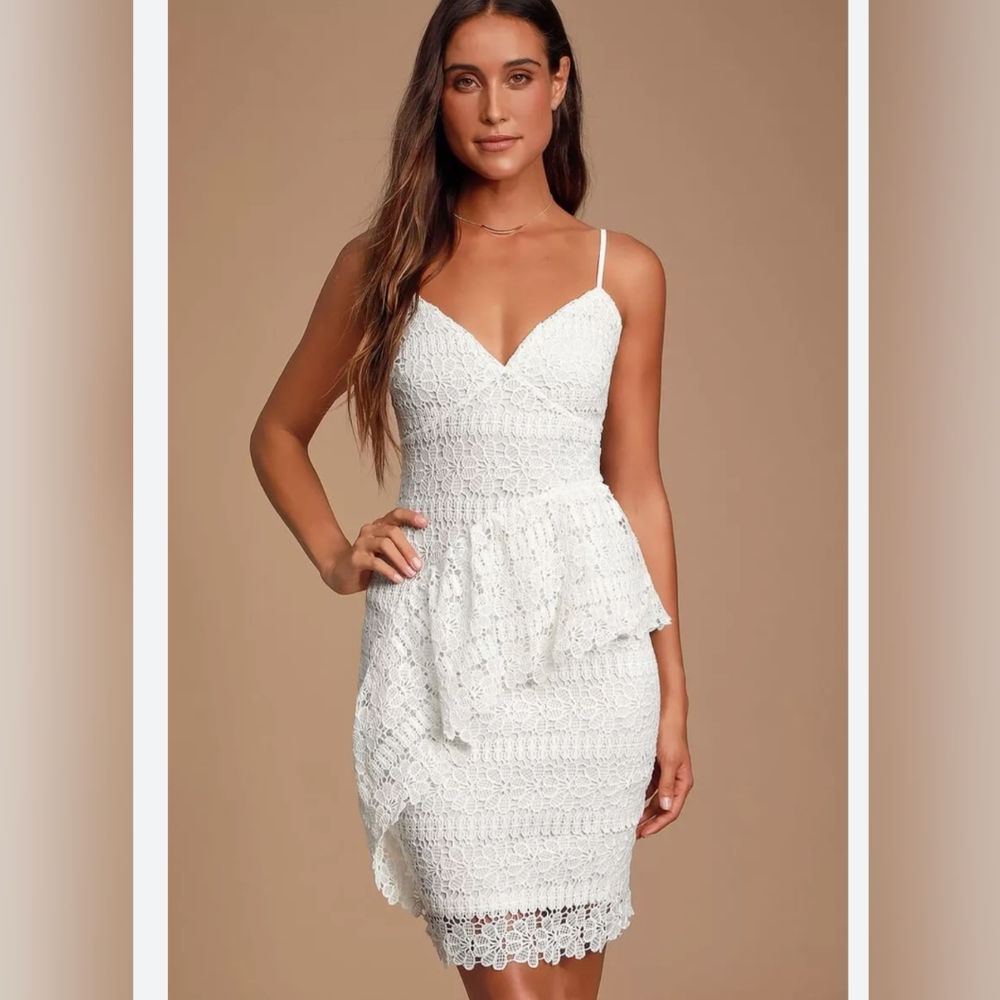 Lulu's  McKenzie White Lace Ruffled Dress Size Small White